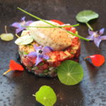 Tartare de tende de tranche de Wagyu japonais assaisonné d’huitre spéciale Gillardeau n° 2, sorbet moutarde à l’ancienne.