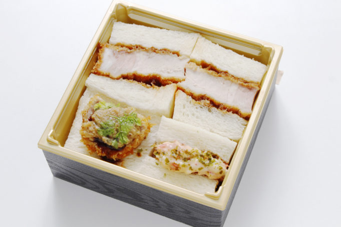 Sandwich aux escalopes de porc panées - Katsusando